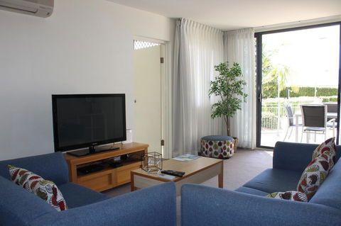 The Boathouse Resort Luxury Apartments - Travel Agents 5
