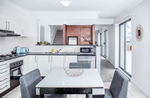DD Apartments On Darling Harbour - Tourism Guide 1