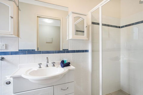 Sails Luxury Apartments Merimbula - Travel Search 24