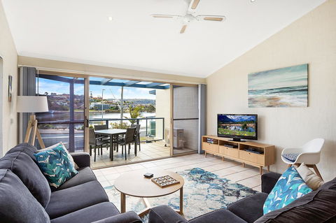Sails Luxury Apartments Merimbula - Travel Search 25