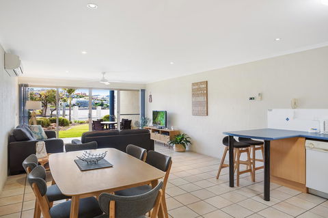 Sails Luxury Apartments Merimbula - Travel Search 23
