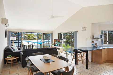 Sails Luxury Apartments Merimbula - Travel Search 39