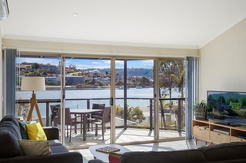 Sails Luxury Apartments Merimbula - Travel Search 3
