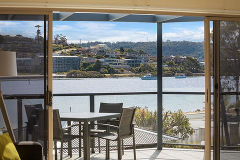 Sails Luxury Apartments Merimbula - Travel Search 2