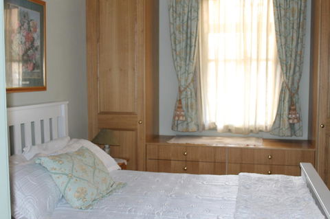Boot Makers Cottage - Travel Search 11