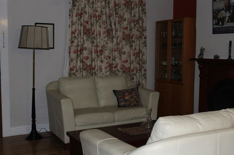 Boot Makers Cottage - Travel Search 10