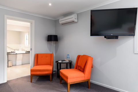 The Edgewater On Greville - Travel Search 26