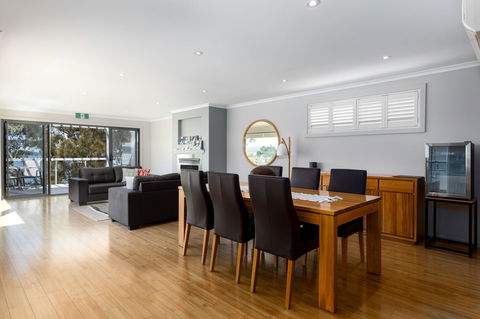 The Edgewater On Greville - Travel Search 11