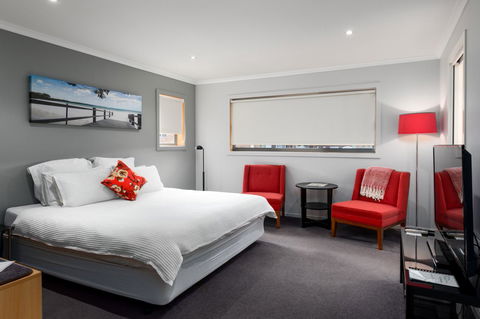The Edgewater On Greville - Travel Search 4