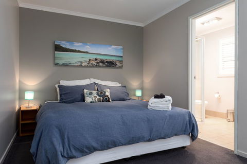 The Edgewater On Greville - Travel Search 28