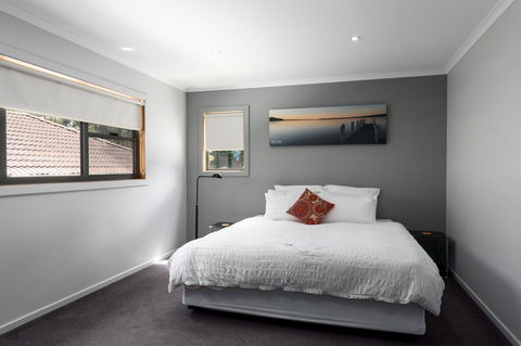 The Edgewater On Greville - Travel Search 25
