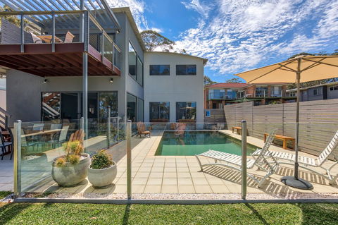 The Edgewater On Greville - Travel Search 9