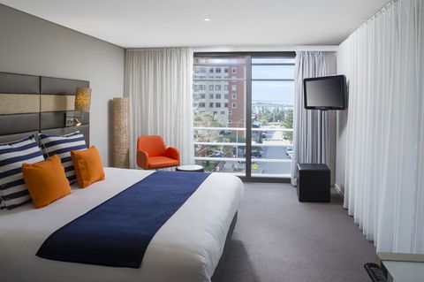 Novotel Newcastle Beach - Tourism Guide 13