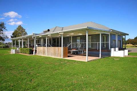 Terara Riverside Retreat - Travel Search 24