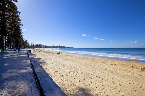 Manly Paradise Motel & Apartments - Travel Agents 8