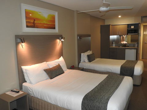 Manly Paradise Motel & Apartments - Travel Agents 1