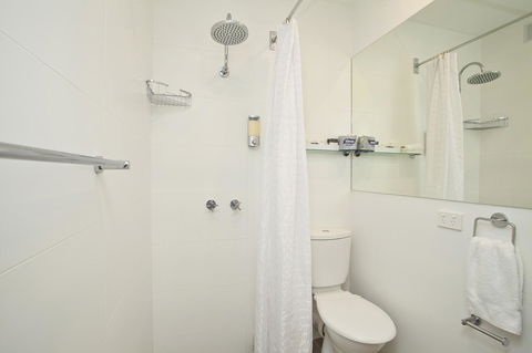 Manly Paradise Motel & Apartments - Travel Agents 11