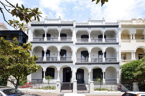 Hotel Challis Potts Point - Tourism Guide 0