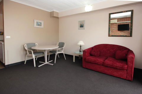 Sapphire Waters Motor Inn - Travel Search 13