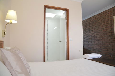 Sapphire Waters Motor Inn - Travel Search 31