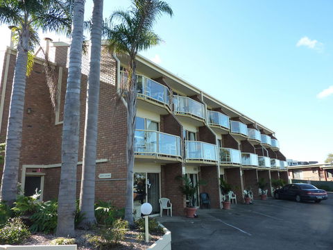 Sapphire Waters Motor Inn - Travel Search 34