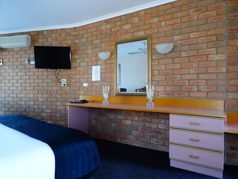 Sapphire Waters Motor Inn - Travel Search 10
