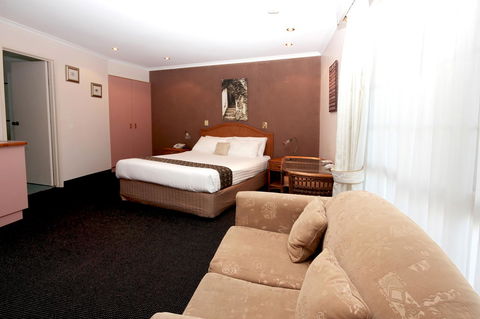 Sapphire Waters Motor Inn - Travel Search 6