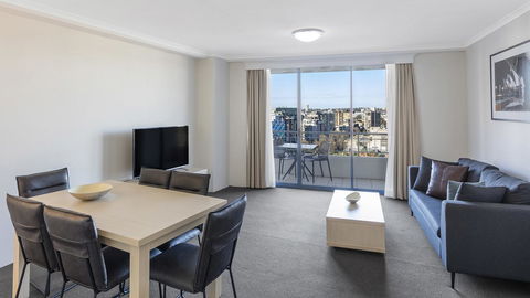 Oaks Sydney Castlereagh Suites - Tourism Guide 7