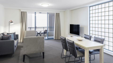 Oaks Sydney Castlereagh Suites - Tourism Guide 15