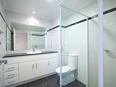 Messines Street, Breakwater Apartment, 104 - Travel Agents 6