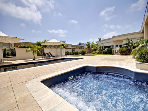 Messines Street, Breakwater Apartment, 104 - Travel Agents 13