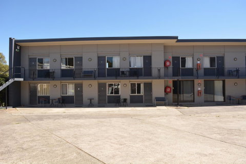 Commercial Hotel Motel Lithgow - Tourism Guide 0