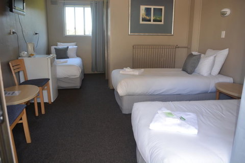 Commercial Hotel Motel Lithgow - Tourism Guide 18