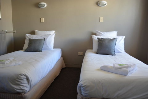 Commercial Hotel Motel Lithgow - Tourism Guide 30