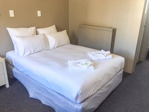 Commercial Hotel Motel Lithgow - Tourism Guide 14