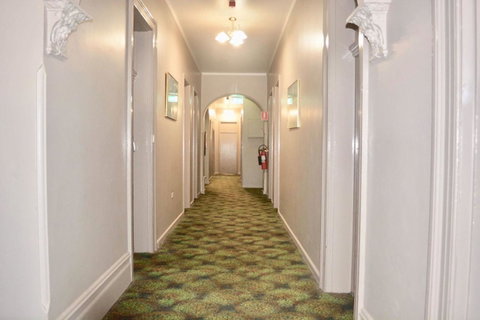 Commercial Hotel Motel Lithgow - Tourism Guide 13