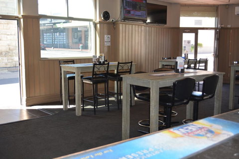 Commercial Hotel Motel Lithgow - Tourism Guide 43