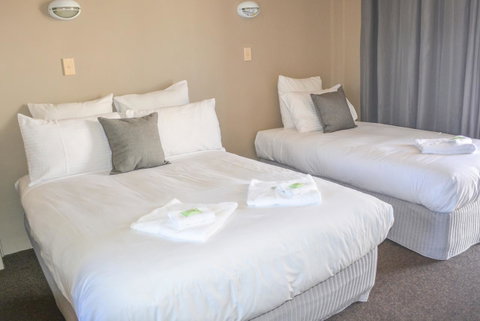 Commercial Hotel Motel Lithgow - Tourism Guide 5