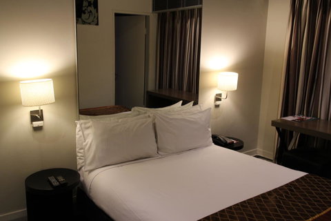 Kirketon Hotel Sydney - Tourism Guide 9