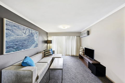 Adina Apartment Hotel Sydney Surry Hills - Cruises Travel 7