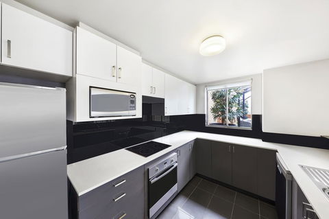 Adina Apartment Hotel Sydney Surry Hills - Cruises Travel 11