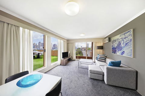 Adina Apartment Hotel Sydney Surry Hills - Cruises Travel 12