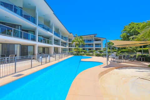 Boathouse Resort (Water Front) - Travel Agents 14
