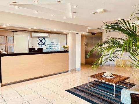 Boathouse Resort (Water Front) - Travel Agents 16