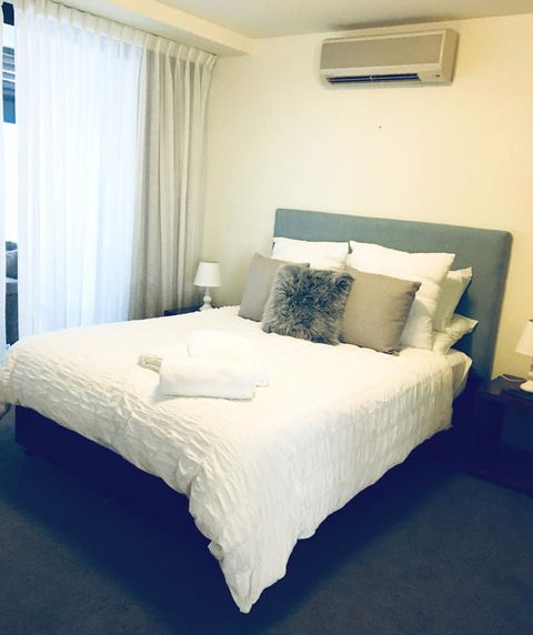 Boathouse Resort (Water Front) - Travel Agents 3