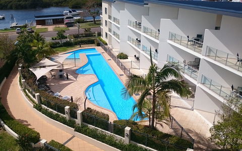 Boathouse Resort (Water Front) - Travel Agents 0