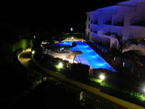Boathouse Resort (Water Front) - Travel Agents 12