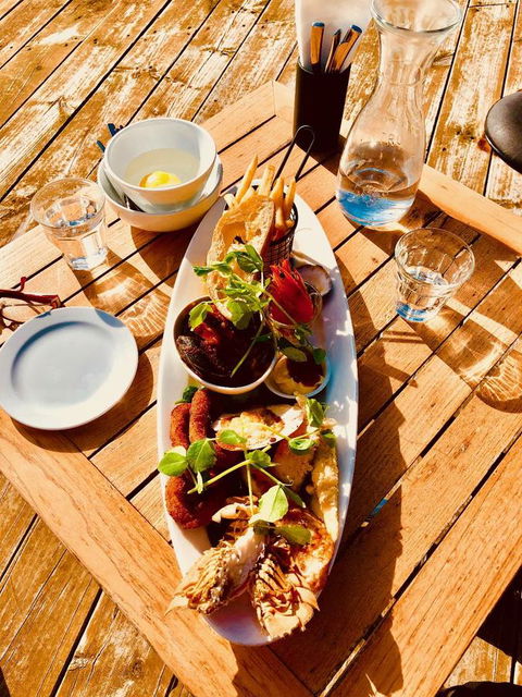Boathouse Resort (Water Front) - Travel Agents 28