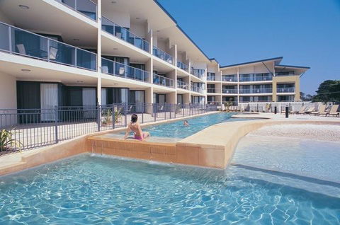 Boathouse Resort (Water Front) - Travel Agents 23