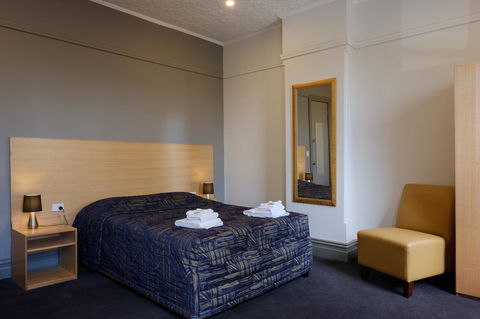 Royal Exhibition Hotel - Cruises Travel 12